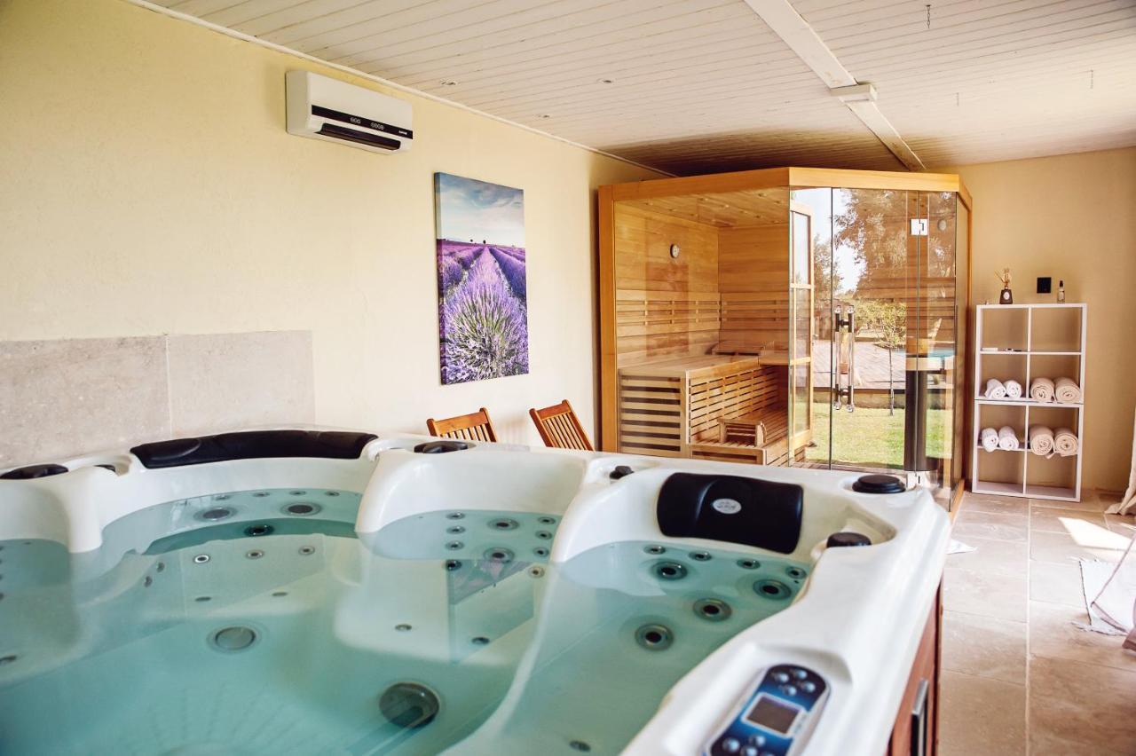 Bed and Breakfast Les Champs De Provence La Baume-de-Transit Esterno foto